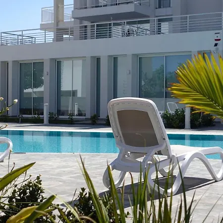 New Apartment, Terrace, Pool, Walk To Apartman