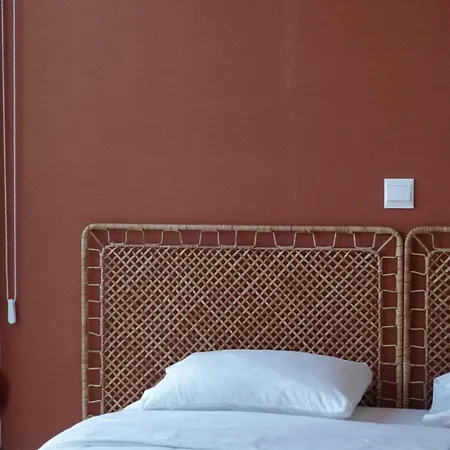 New Apartment, Terrace, Pool, Walk To