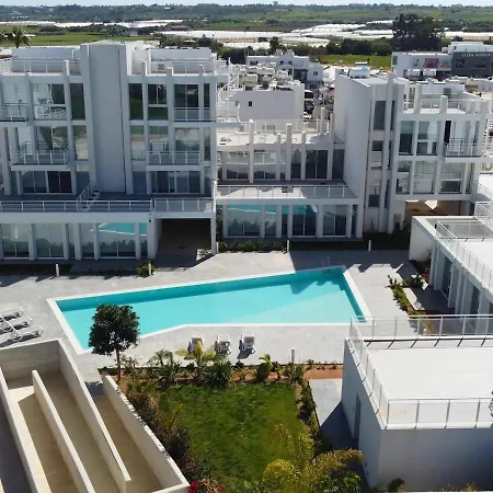 New Apartment, Terrace, Pool, Walk To * Paralímni